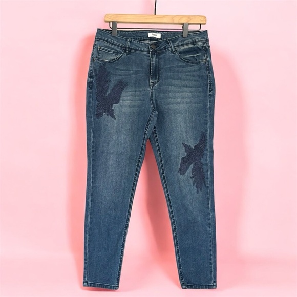 Kensie Women's Blue Denim Jeans Embroidered Bird Design Mid Rise skinny Sz 8 - Picture 1 of 12